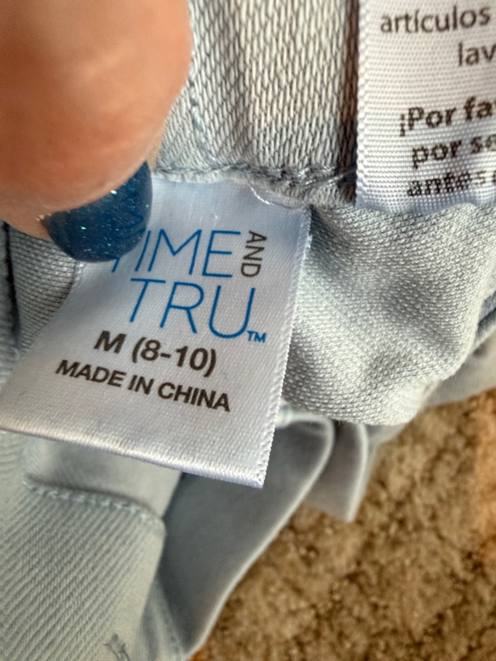 Bundle - Time and Tru Women’s Denim Capris - Light Blue and Black - Picture 9 of 10